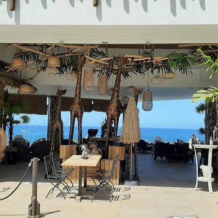 Apartment A Stone's Throw From The Golden Mile With Breathtaking Ocean And Mountain Views Playa de las Americas (Tenerife)