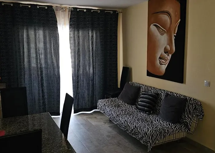 A Stone's Throw From The Golden Mile With Breathtaking Ocean And Mountain Views *