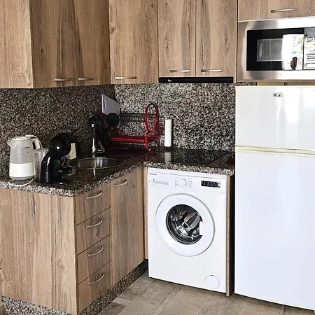 Lejlighed A Stone's Throw From The Golden Mile With Breathtaking Ocean And Mountain Views *