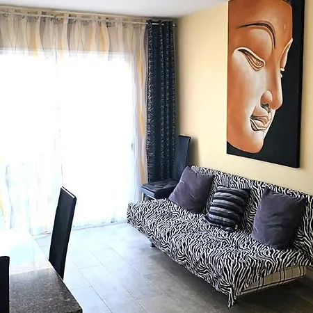 Lejlighed A Stone's Throw From The Golden Mile With Breathtaking Ocean And Mountain Views