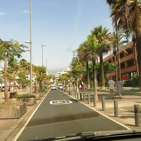 Lejlighed A Stone's Throw From The Golden Mile With Breathtaking Ocean And Mountain Views