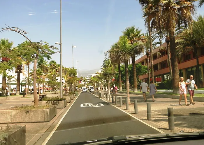 Apartman A Stone's Throw From The Golden Mile With Breathtaking Ocean And Mountain Views